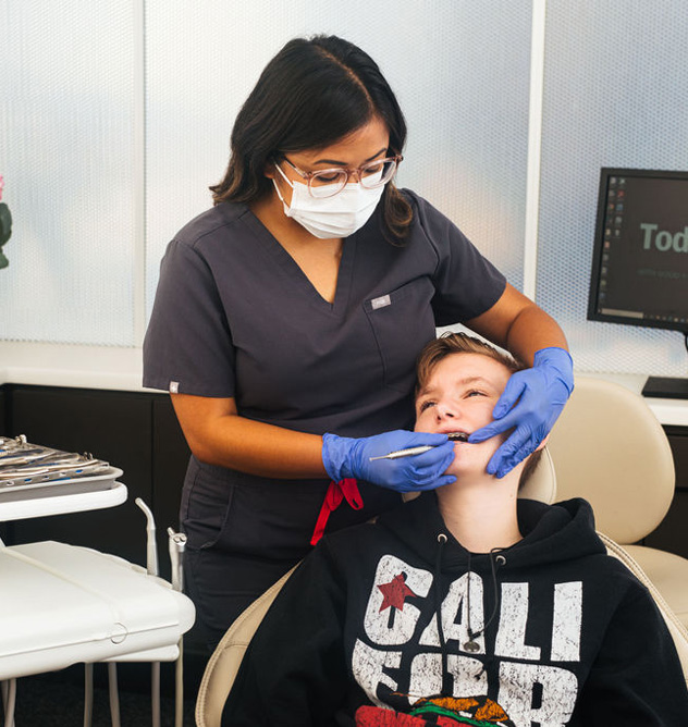 How do clear braces work? 